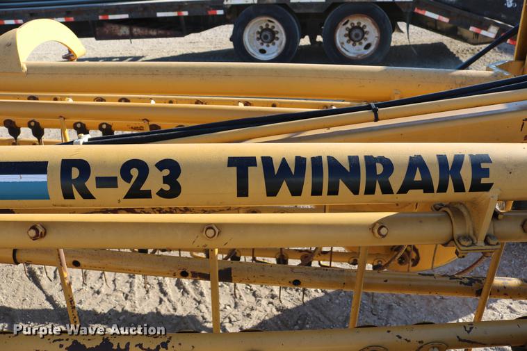 image for item EW9008 1995 Vermeer R23 hay rake