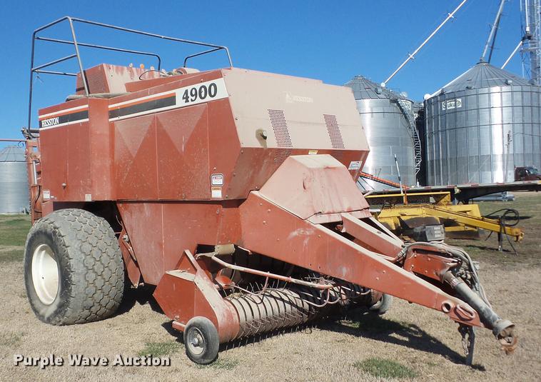 image for item H1556 1998 Hesston 4900 large square baler