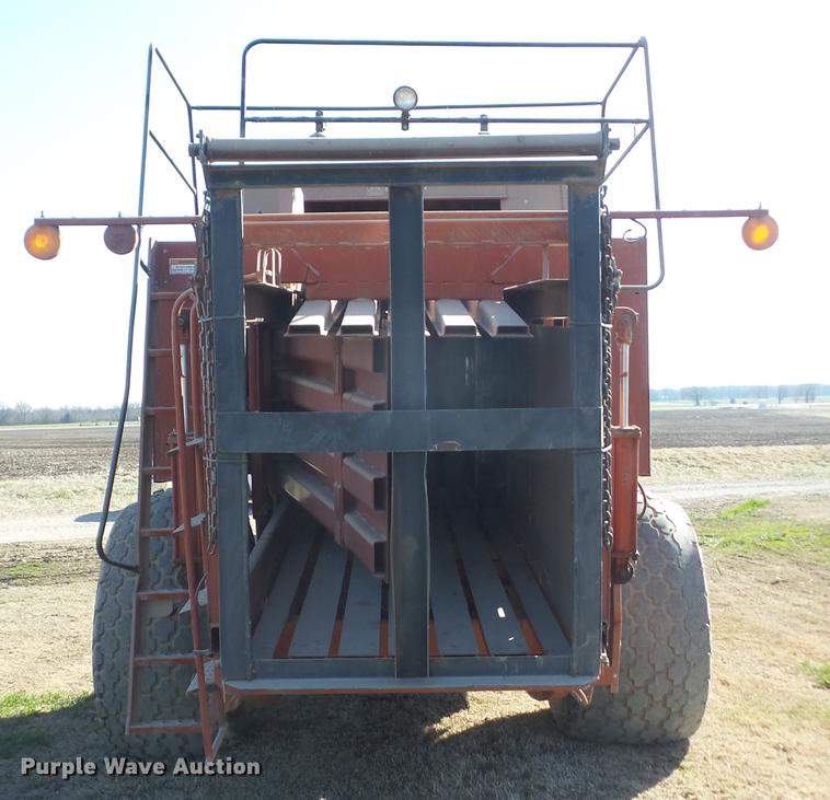 image for item H1556 1998 Hesston 4900 large square baler