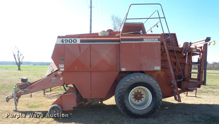 image for item H1556 1998 Hesston 4900 large square baler