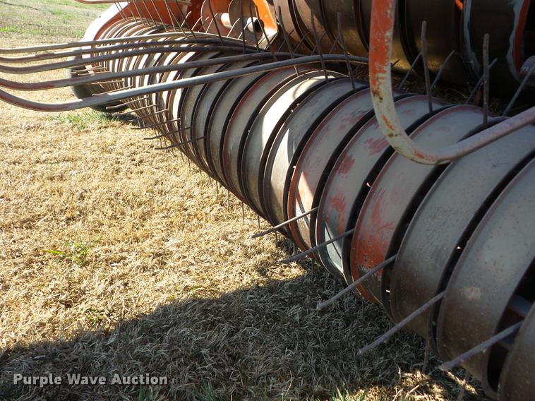 image for item H1556 1998 Hesston 4900 large square baler