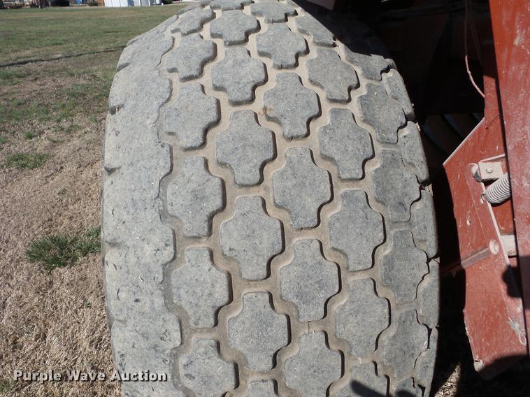 image for item H1556 1998 Hesston 4900 large square baler