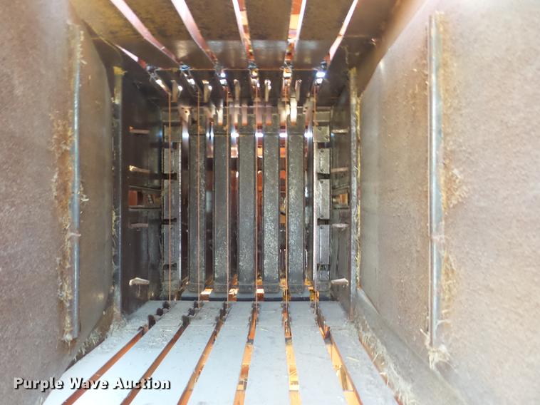 image for item H1556 1998 Hesston 4900 large square baler