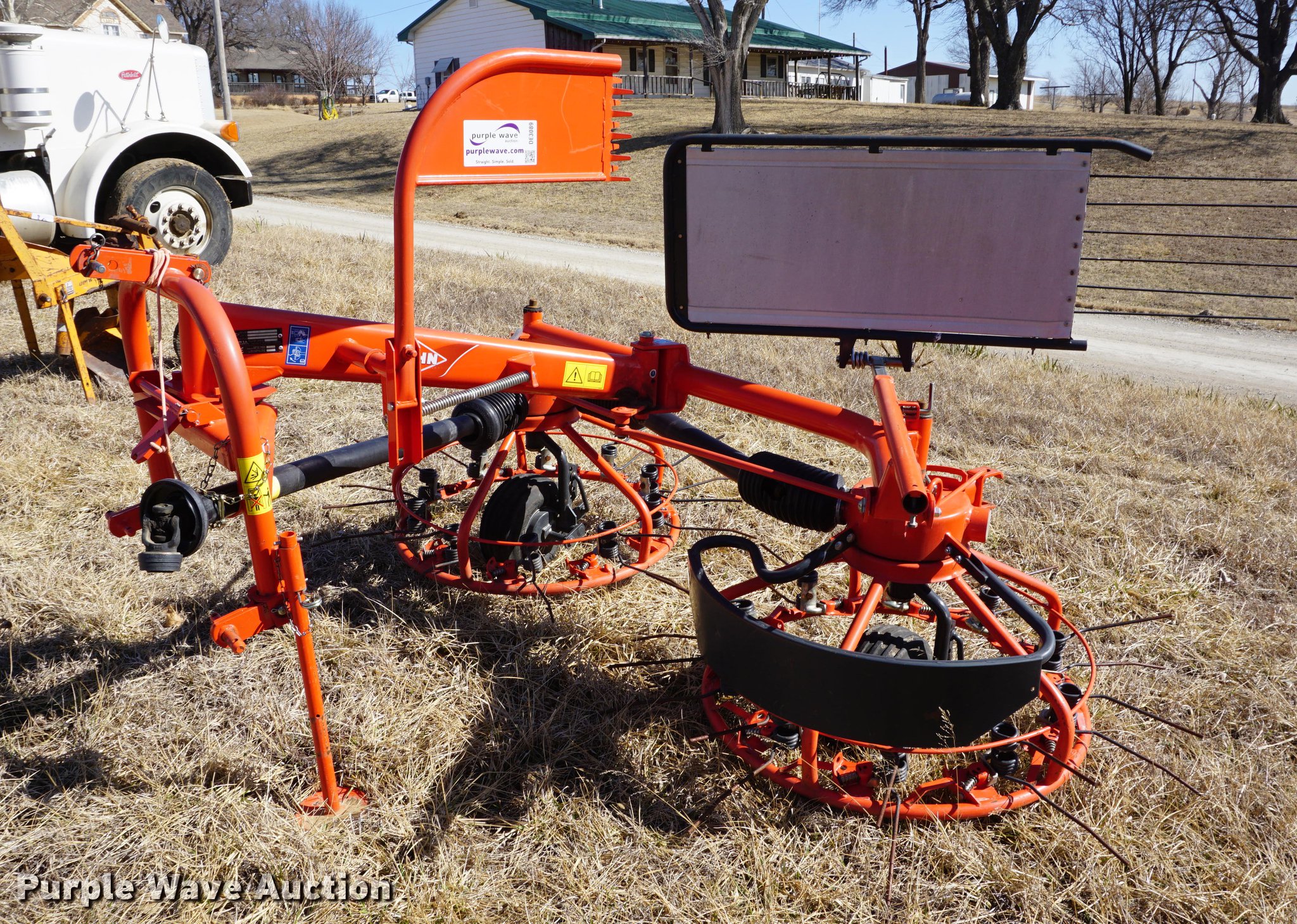 2015 Kuhn Haybob 360 tedder/rake in Holton, KS Item DE3089 sold