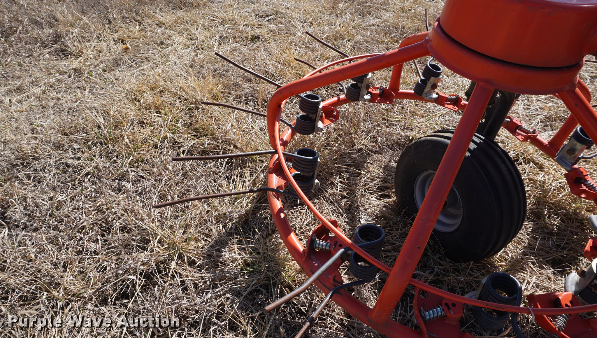 2015 Kuhn Haybob 360 tedder/rake in Holton, KS | Item DE3089 sold ...