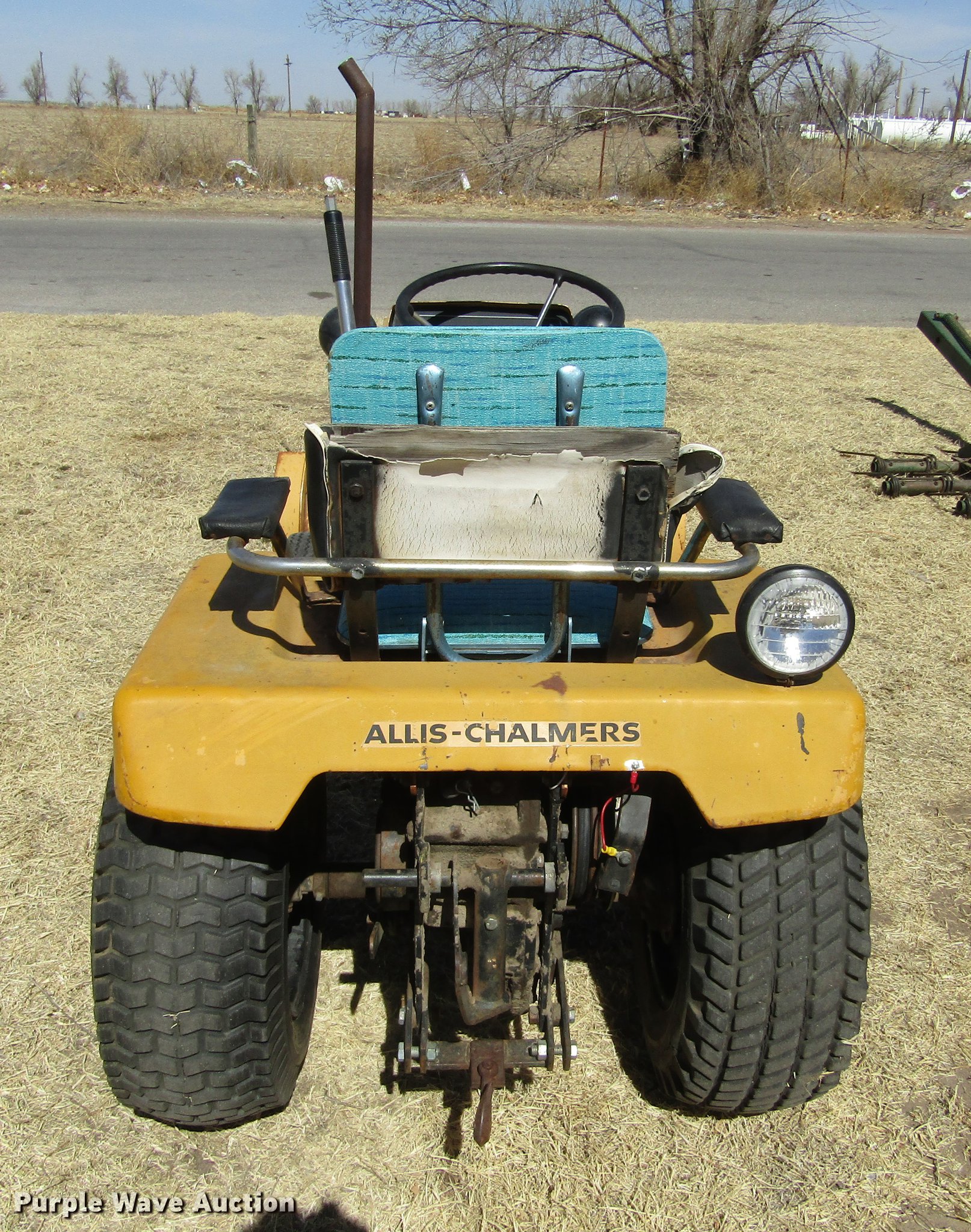 Allis Chalmers B110 tractor in Laverne, OK Item DE6651 sold Purple Wave