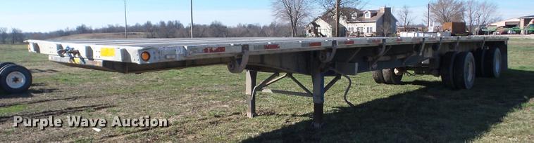 image for item AY9583 2001 Utility FS2CHA flatbed trailer