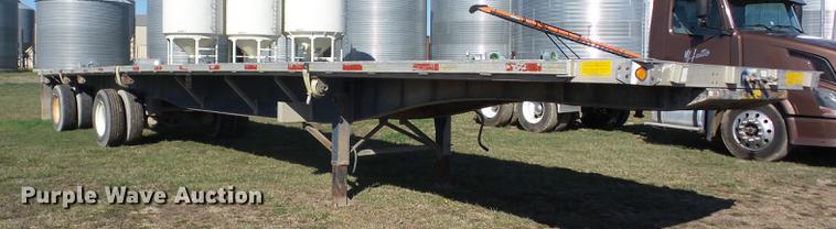 image for item AY9583 2001 Utility FS2CHA flatbed trailer