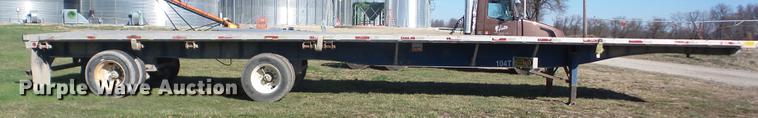 image for item AY9583 2001 Utility FS2CHA flatbed trailer