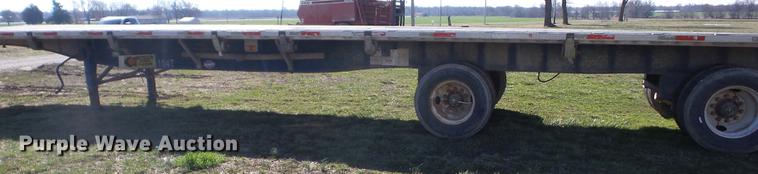 image for item AY9583 2001 Utility FS2CHA flatbed trailer