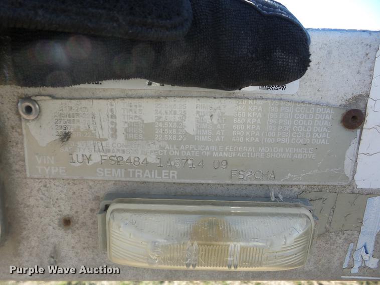 image for item AY9583 2001 Utility FS2CHA flatbed trailer