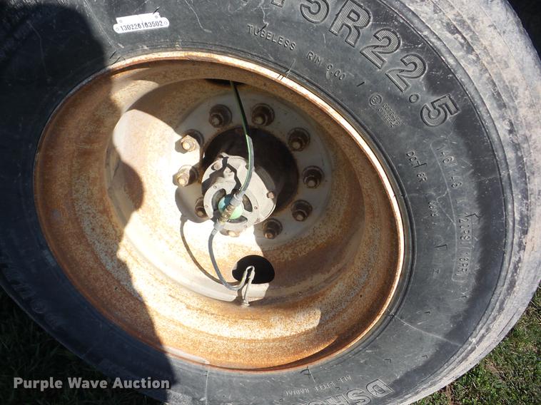 image for item AY9583 2001 Utility FS2CHA flatbed trailer