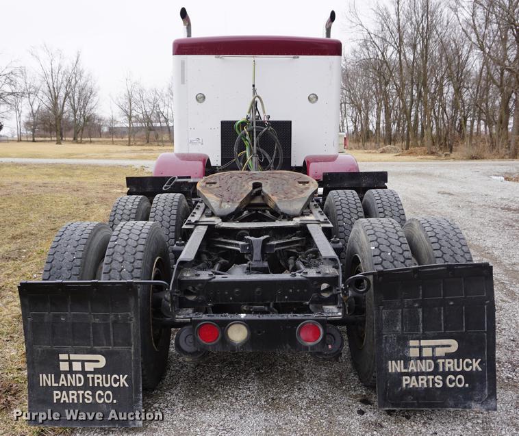 image for item DB0343 2001 Kenworth T800 semi truck