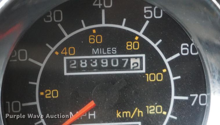 image for item DB0343 2001 Kenworth T800 semi truck