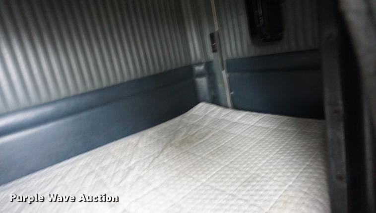 image for item DB0343 2001 Kenworth T800 semi truck