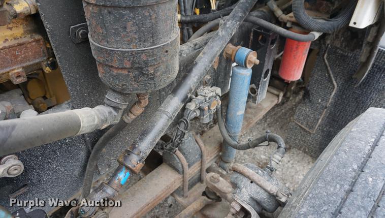 image for item DB0343 2001 Kenworth T800 semi truck