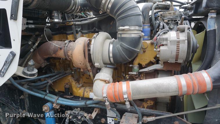 image for item DB0343 2001 Kenworth T800 semi truck