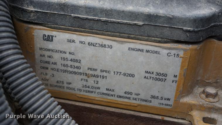 image for item DB0343 2001 Kenworth T800 semi truck