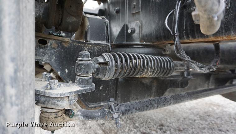 image for item DB0343 2001 Kenworth T800 semi truck