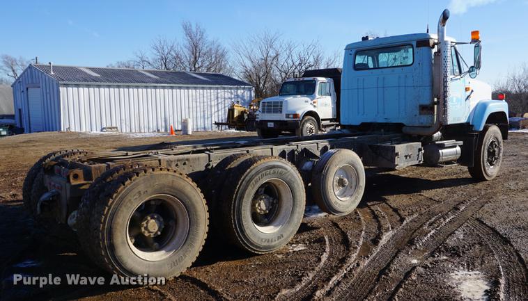 image for item DB0350 1990 International G2504 truck chassis