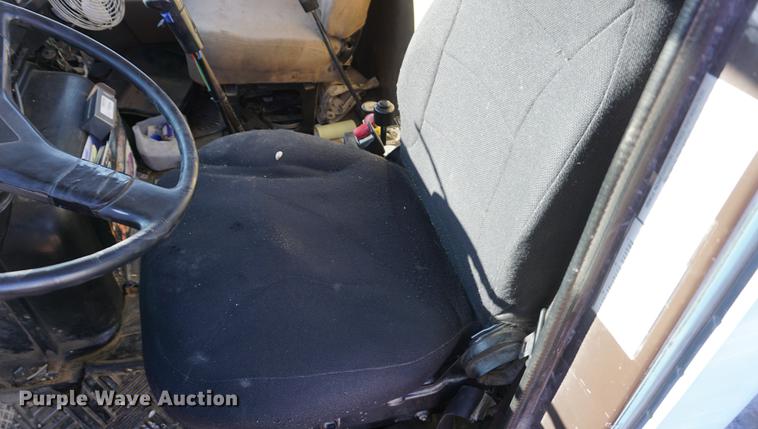 image for item DB0350 1990 International G2504 truck chassis