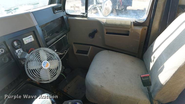 image for item DB0350 1990 International G2504 truck chassis