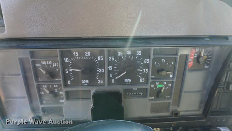 image for item DB0350 1990 International G2504 truck chassis