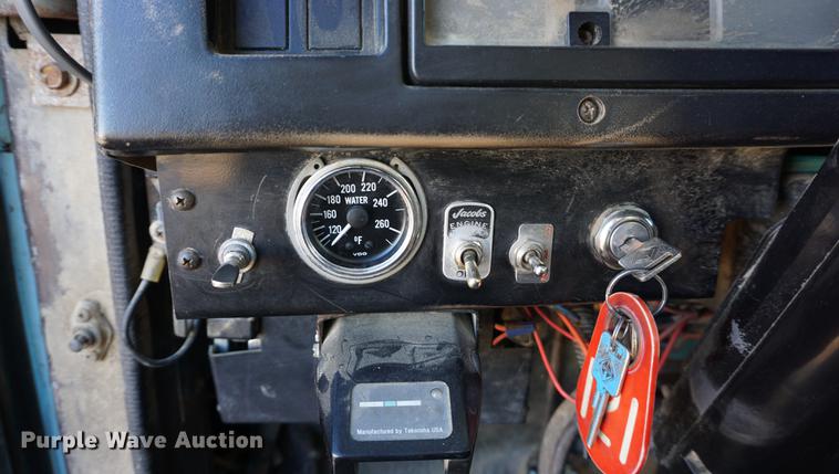 image for item DB0350 1990 International G2504 truck chassis