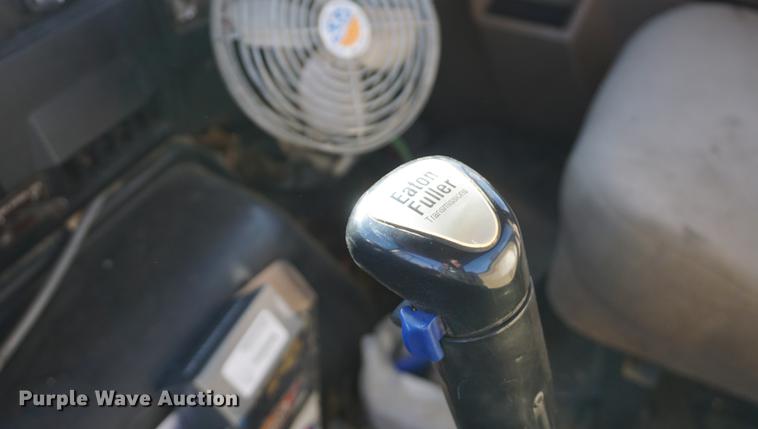 image for item DB0350 1990 International G2504 truck chassis