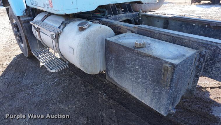 image for item DB0350 1990 International G2504 truck chassis