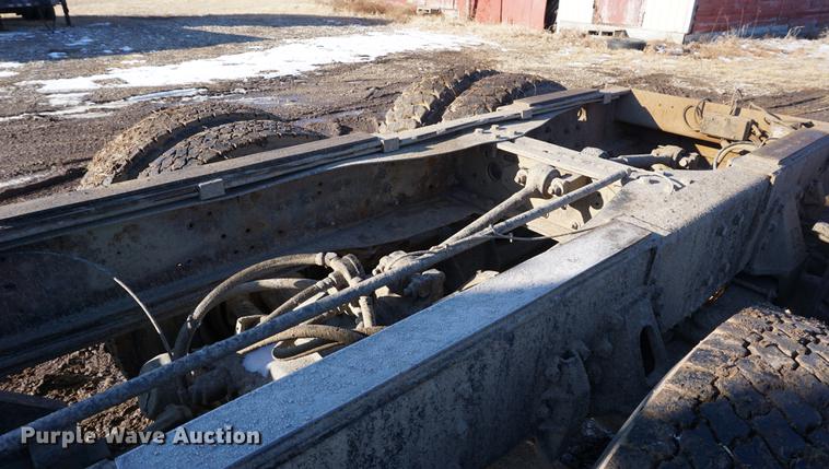 image for item DB0350 1990 International G2504 truck chassis