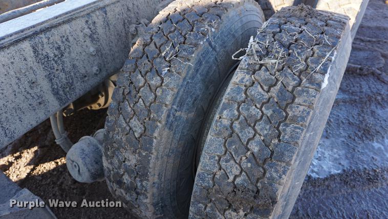 image for item DB0350 1990 International G2504 truck chassis