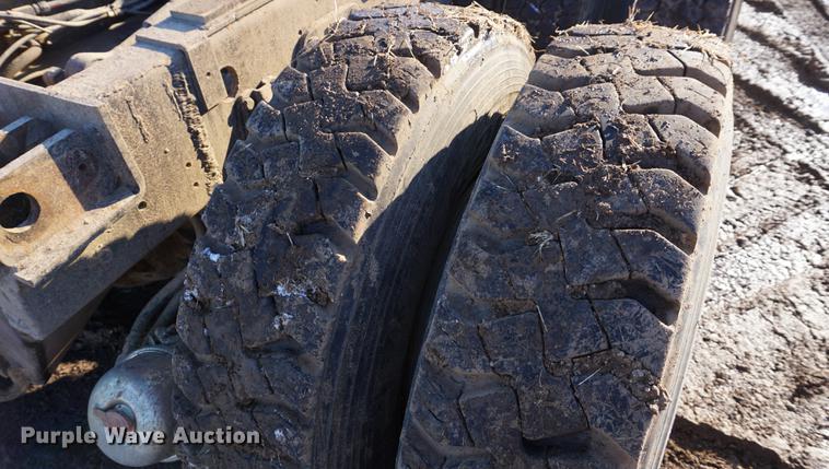 image for item DB0350 1990 International G2504 truck chassis