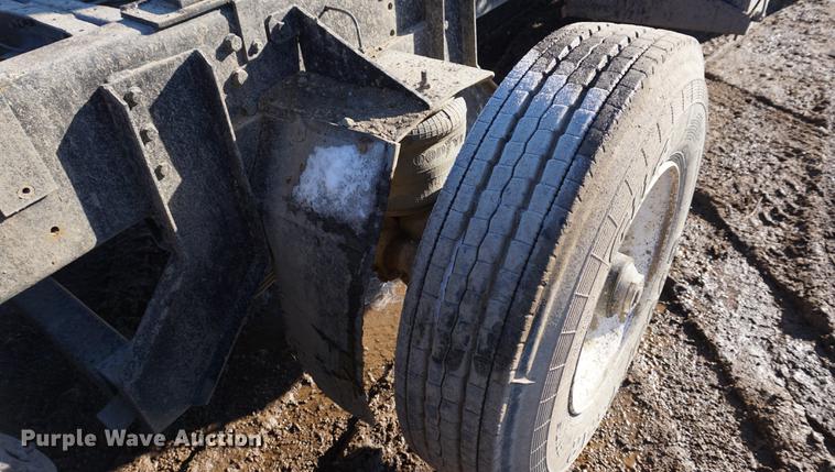 image for item DB0350 1990 International G2504 truck chassis