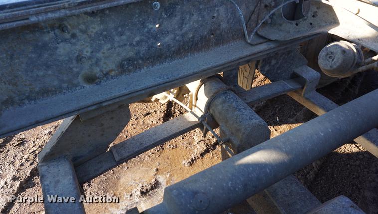 image for item DB0350 1990 International G2504 truck chassis