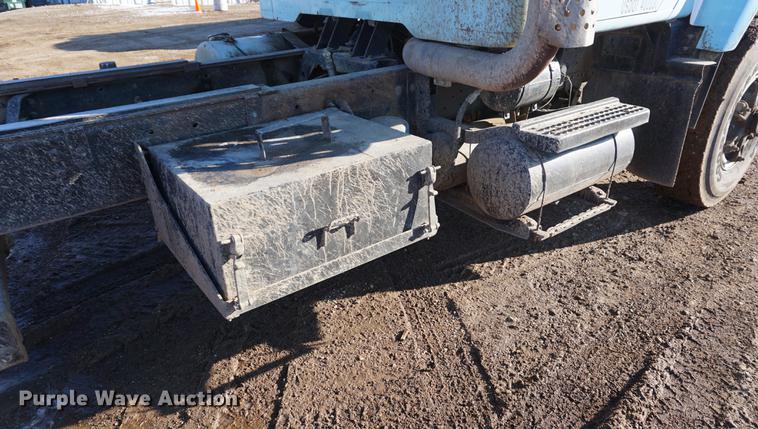 image for item DB0350 1990 International G2504 truck chassis