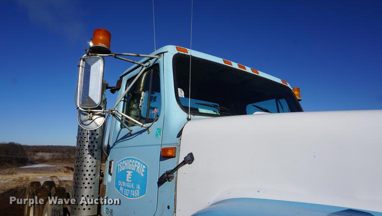 image for item DB0350 1990 International G2504 truck chassis