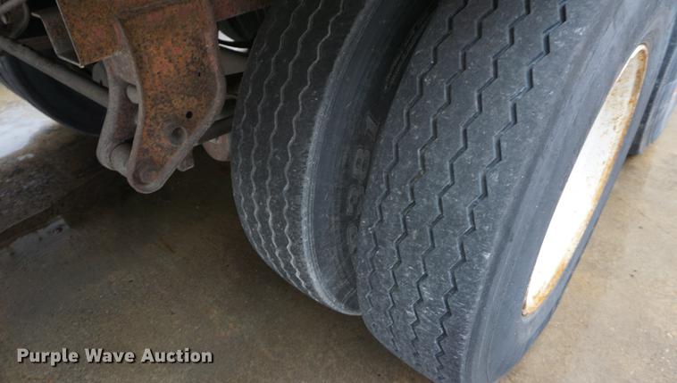 image for item DB0452 1994 Stoughton AVW485TSC dry van trailer