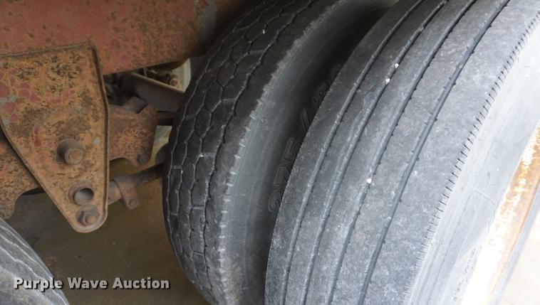 image for item DB0452 1994 Stoughton AVW485TSC dry van trailer