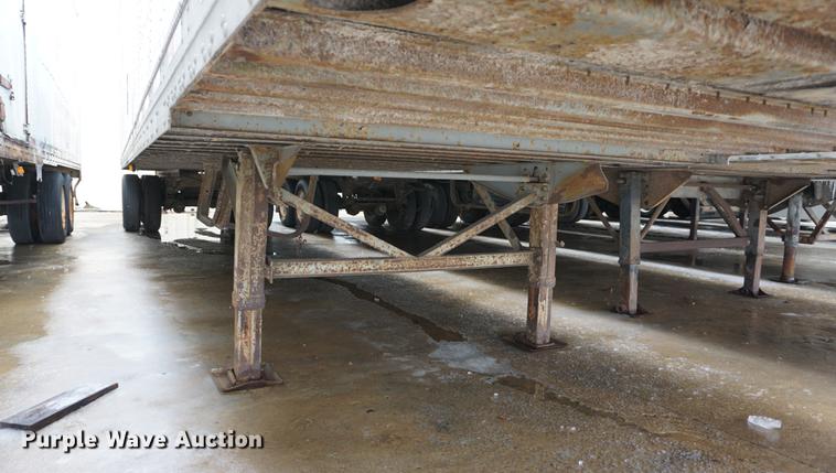 image for item DB0454 1994 Freuhauf FBHLP915NF248W dry van trailer