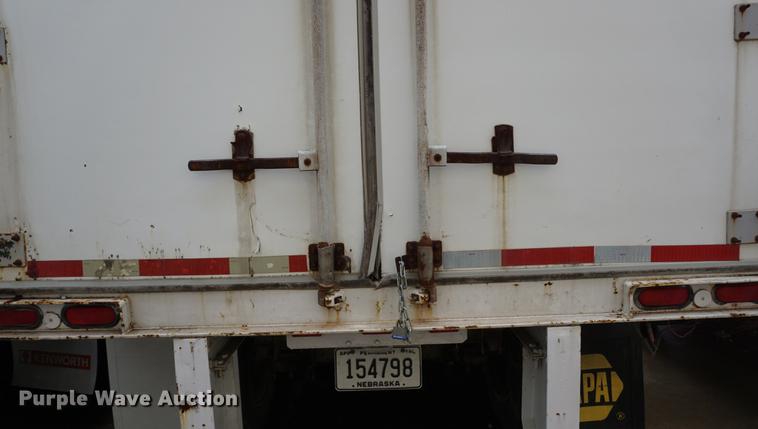 image for item DB0454 1994 Freuhauf FBHLP915NF248W dry van trailer