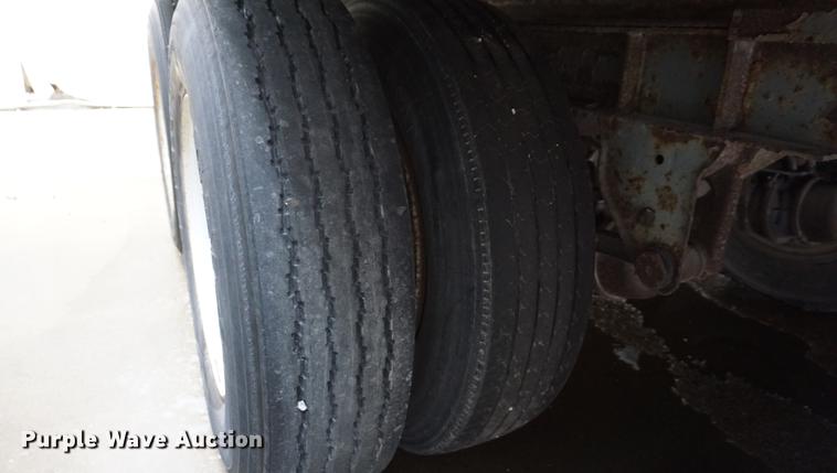 image for item DB0454 1994 Freuhauf FBHLP915NF248W dry van trailer