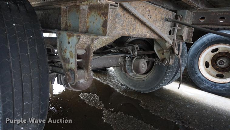 image for item DB0454 1994 Freuhauf FBHLP915NF248W dry van trailer