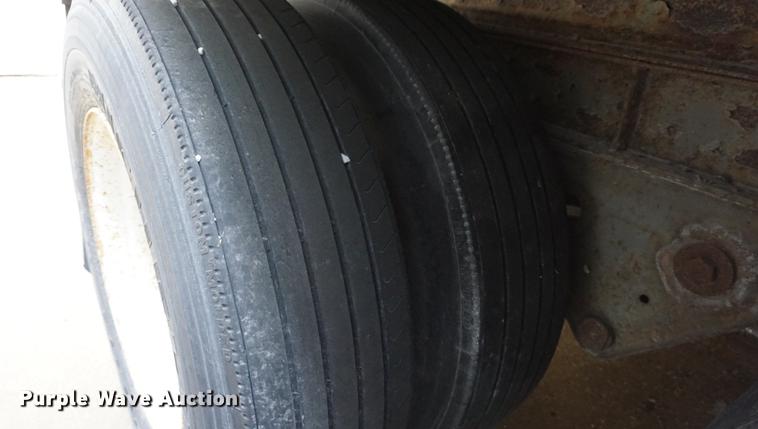 image for item DB0454 1994 Freuhauf FBHLP915NF248W dry van trailer