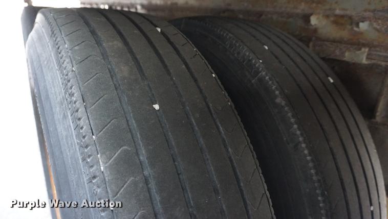 image for item DB0454 1994 Freuhauf FBHLP915NF248W dry van trailer