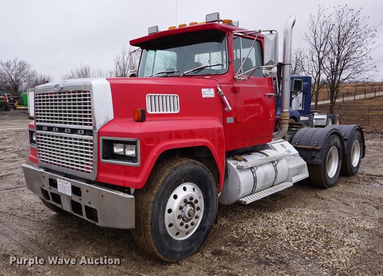 image for item DB0459 1989 Ford LTL9000 semi truck