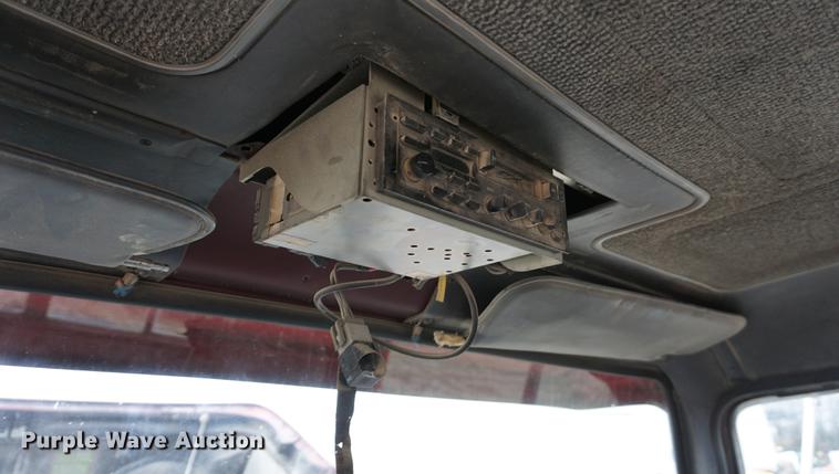 image for item DB0459 1989 Ford LTL9000 semi truck