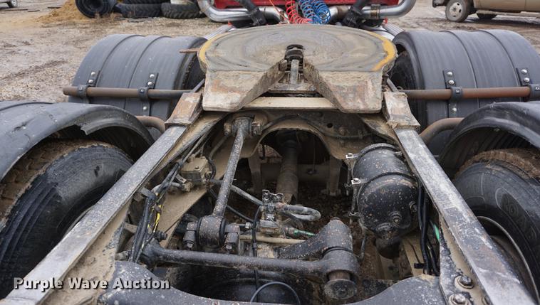 image for item DB0459 1989 Ford LTL9000 semi truck