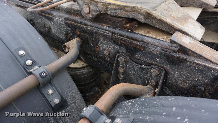 image for item DB0459 1989 Ford LTL9000 semi truck