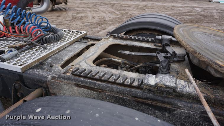 image for item DB0459 1989 Ford LTL9000 semi truck